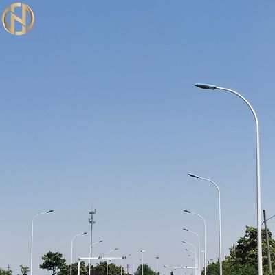Hohe Haltbarkeit hohe Präzisions-achteckige helle Polen 12m für Bereichs-Beleuchtung