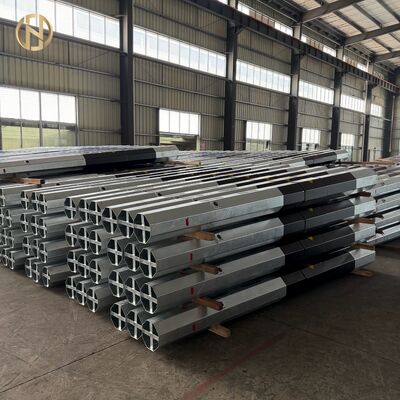 kaufen 30-40FT 12-18M achteckiger Stahlstrompfosten, Q355 ASTM A572 HDG Distributionswerkzeugturm, mehrstufige Schiebeverbindung, Bitumenbasis online manufacture