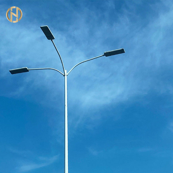 Hot-Dip Galvanized Street Light Pole mit anpassbaren Eigenschaften für stilvolle Beleuchtung