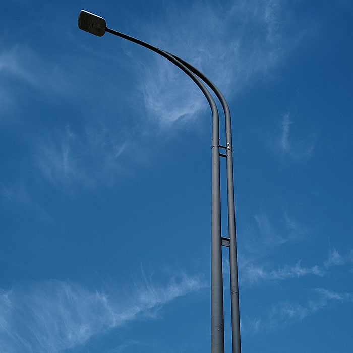 Anpassbares Led-Straßenlicht-Stählchen Außenbeleuchtung Lösungen Hot Dip Galvanized Steel
