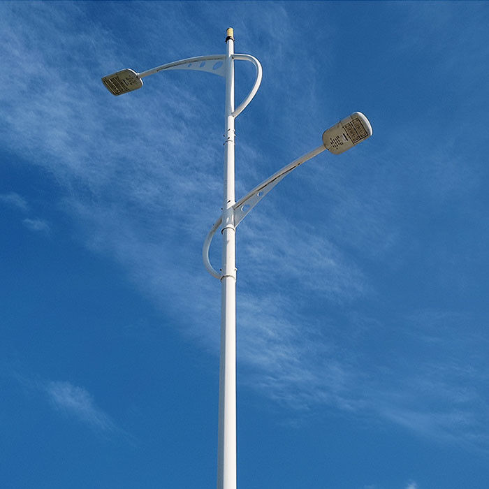 Galvanisierter Stahl mit Ein- oder Dopplarm 20 Fuß Straßenlichtmast mit Farbe