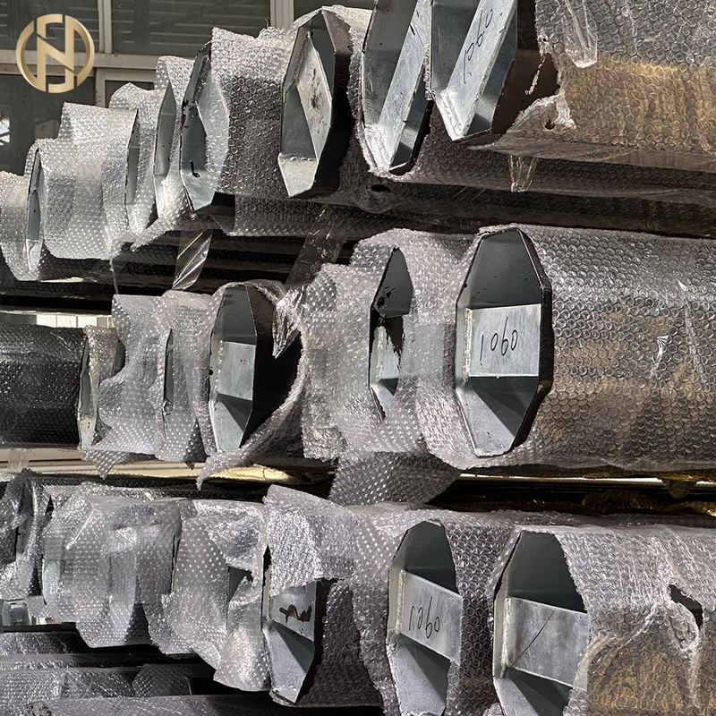 Achtkantige Strommasten für Nieder- und Mittelspannungsleitungen Metallmasten Elektroausrüstung Zubehör