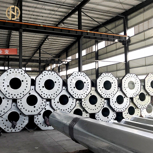 Niederspannung 11.5M Galvanized Steel Pole Q420B Materia