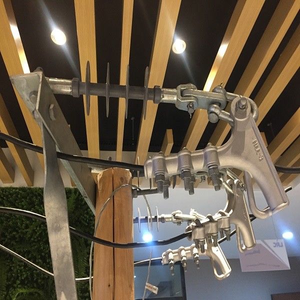 Pfostenzusätze Suspendierungs-u. Spannungs-Installationen 12kv 35kv für Leiter 120mm AAAC ACSR ² 50mm ²