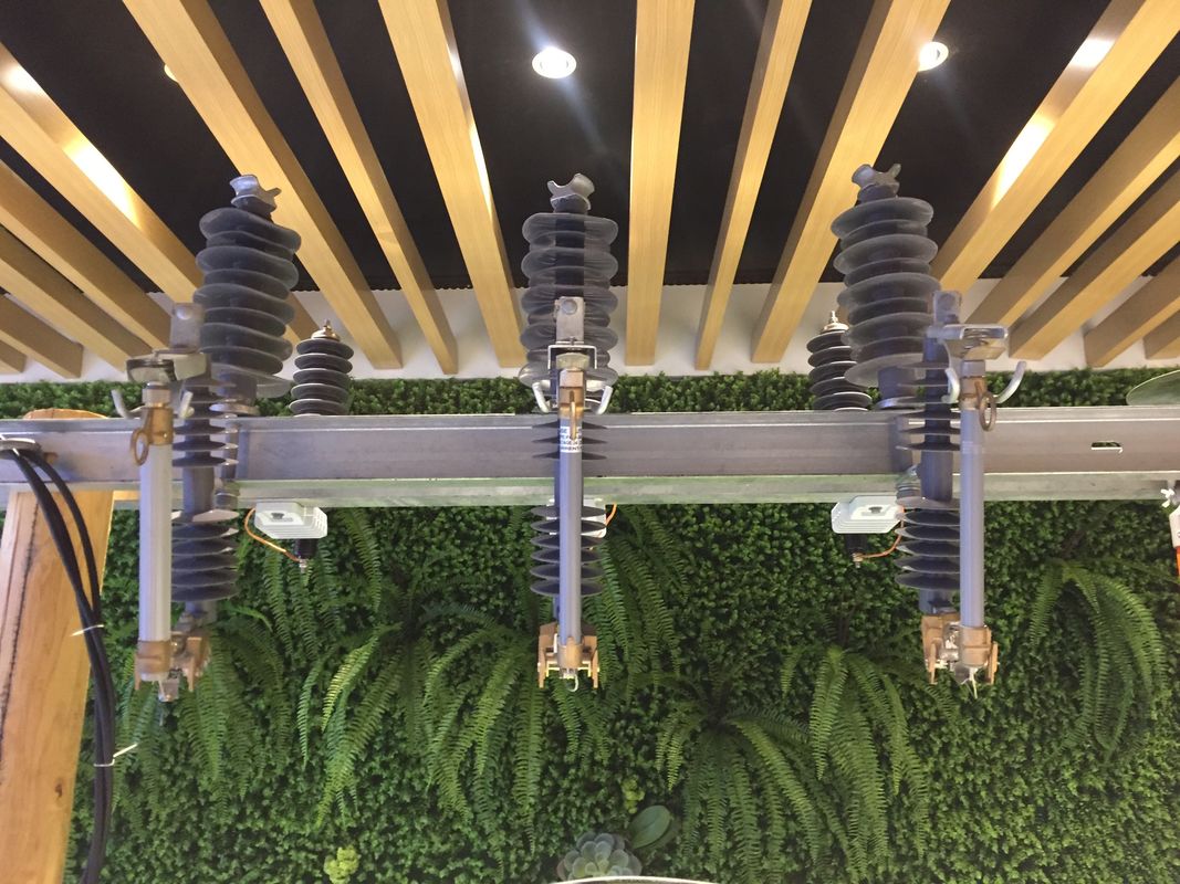 Pfostenzusätze Suspendierungs-u. Spannungs-Installationen 12kv 35kv für Leiter 120mm AAAC ACSR ² 50mm ²