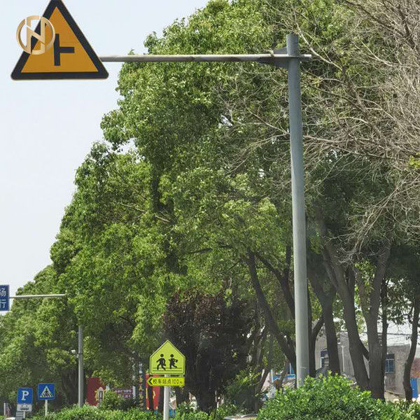 Bequemes Straßenschild Pole galvanisierte seismischen Antientwurf 3-10M