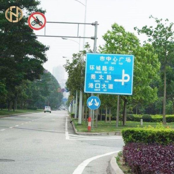 6m 6.5m 8m Verkehrsschild Pole galvanisierte achteckige Form Stahlstraßenschild-Polen
