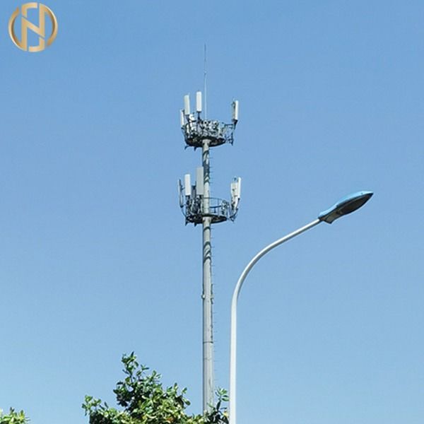 Solarstraßenlaterne-Pole-multi Pyramidenform-Boden angebracht mit Grundplatte