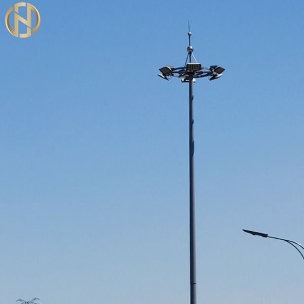 Heißes Bad Polen des polygonalen hohen Mast-Q345 galvanisiert für geführtes Straßenlaterne